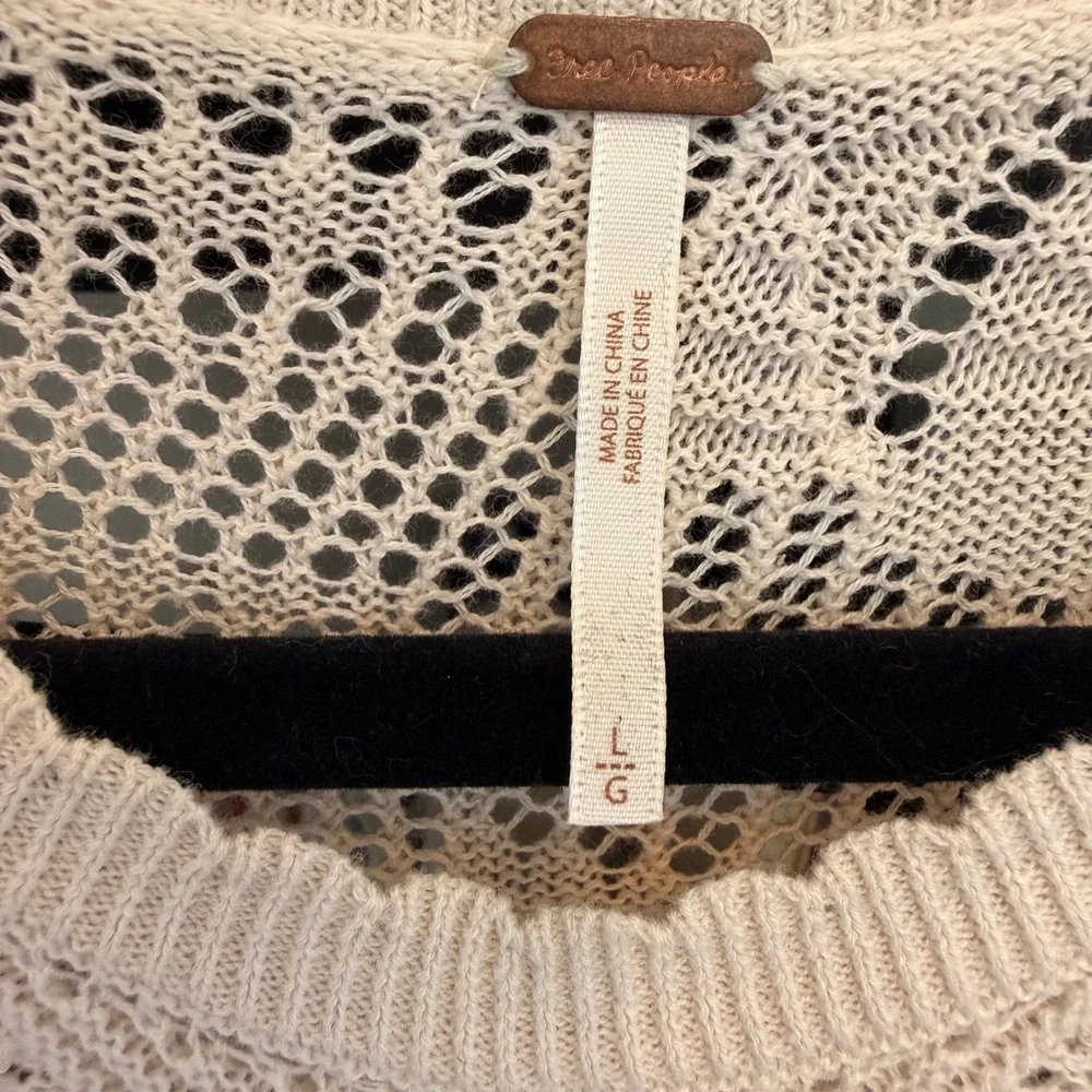 Free People Colette Cream Ribbed Knit Top Crochet Lace Yoke and Cuffs Size Lrg.